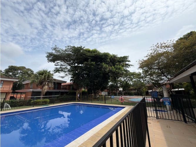 Casa de 5 alcobas en venta en El Castillo, Jamundí, 211 m² · foto 10 de 17