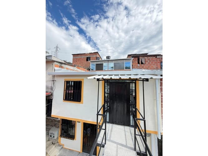 Casa de 4 alcobas en venta en La Macarena, Dosquebradas, 40 m² · foto 11 de 23