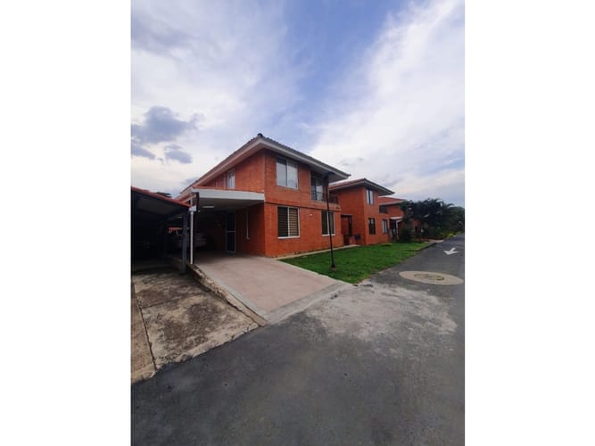 Casa de 5 alcobas en venta en El Castillo, Jamundí, 211 m² · foto 13 de 17