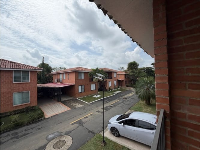 Casa de 5 alcobas en venta en El Castillo, Jamundí, 211 m² · foto 14 de 17