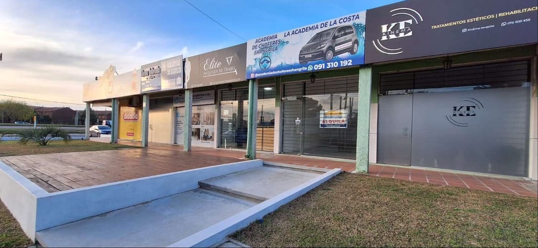 Local Comercial en Alquiler · Photo 2