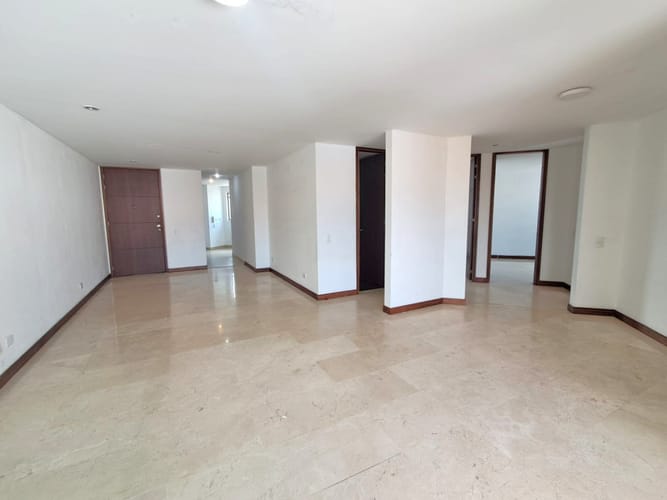 Apartamento de 3 alcobas en arriendo en Laureles, Medellín, 105 m² · foto 2 de 20