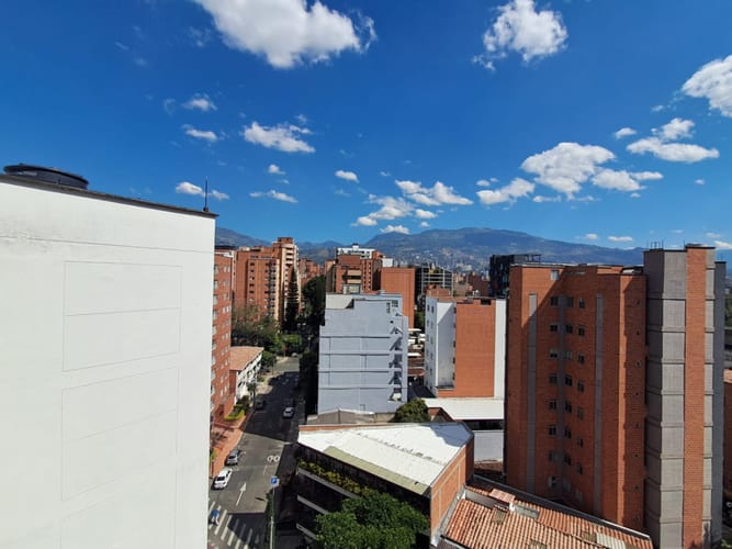 Apartamento de 3 alcobas en arriendo en Laureles, Medellín, 105 m² · foto 4 de 20