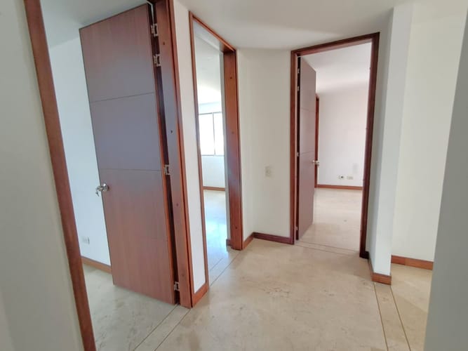 Apartamento de 3 alcobas en arriendo en Laureles, Medellín, 105 m² · foto 10 de 20