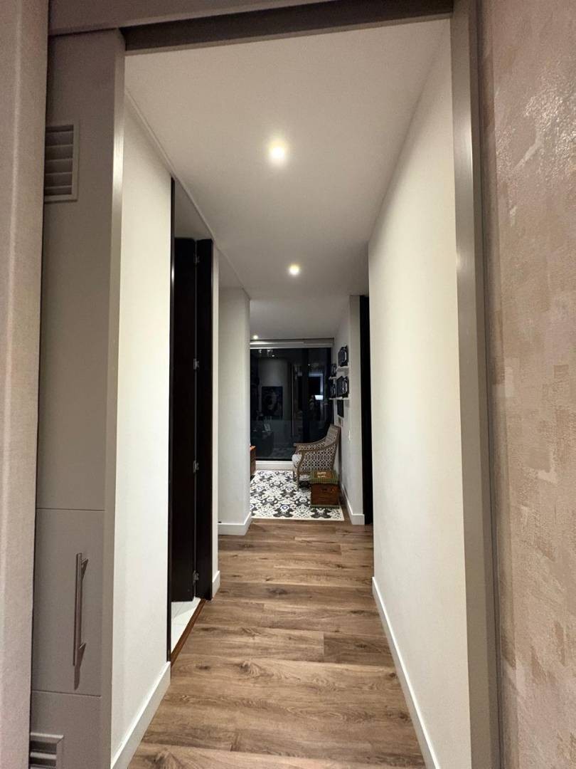 Apartamento en venta en Los Rosales, Bogotá · foto 9 de 18