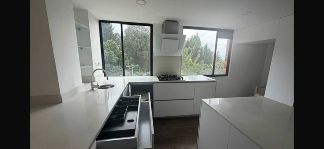 Apartamento de 4 alcobas en venta en Castilla, Bogotá, 367 m² · foto 4 de 23