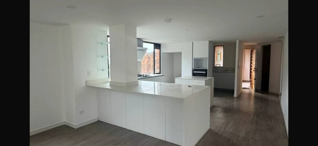 Apartamento de 4 alcobas en venta en Castilla, Bogotá, 367 m² · foto 5 de 23
