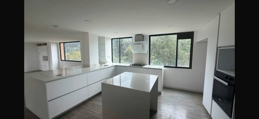 Apartamento de 4 alcobas en venta en Castilla, Bogotá, 367 m² · foto 6 de 23