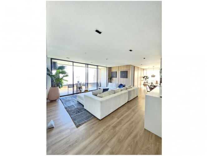 Apartamento de 3 alcobas en venta en Las Palmas, Medellín, 143 m² · foto 1 de 24