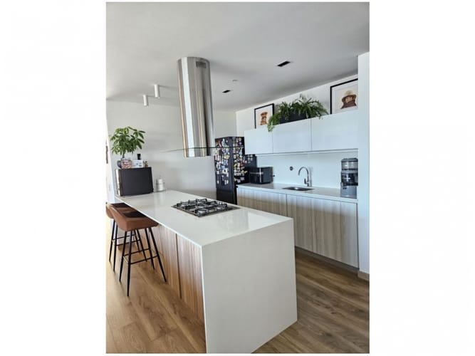 Apartamento de 3 alcobas en venta en Las Palmas, Medellín, 143 m² · foto 2 de 24