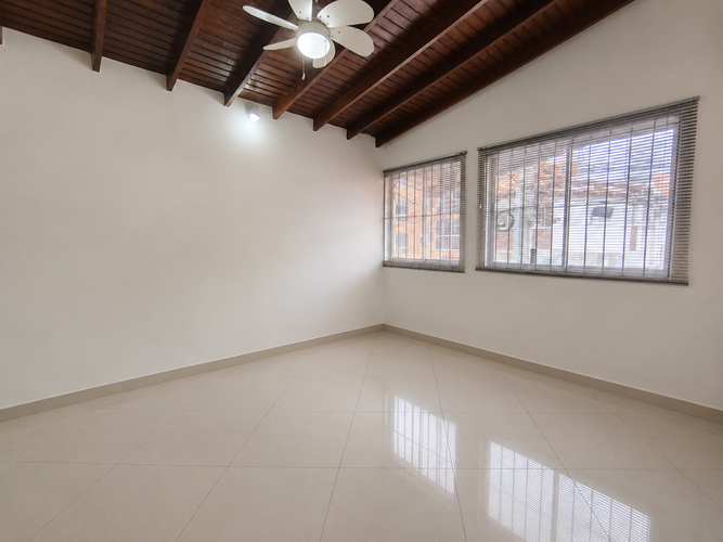 Casa de 6 alcobas en venta en Naranjal, Medellín, 196 m² · foto 10 de 19