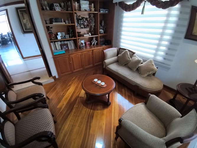 Casa de 5 alcobas en venta en San Jose De Bavaria, Bogotá, 260 m² · foto 4 de 24