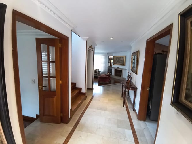 Casa de 5 alcobas en venta en San Jose De Bavaria, Bogotá, 260 m² · foto 9 de 24
