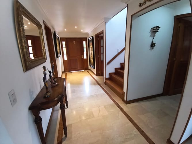 Casa de 5 alcobas en venta en San Jose De Bavaria, Bogotá, 260 m² · foto 10 de 24