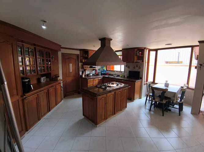 Casa de 5 alcobas en venta en San Jose De Bavaria, Bogotá, 260 m² · foto 14 de 24