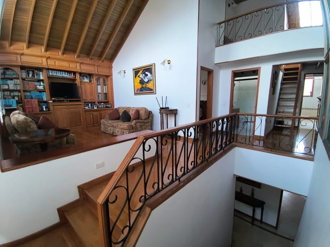 Casa de 5 alcobas en venta en San Jose De Bavaria, Bogotá, 260 m² · foto 19 de 24