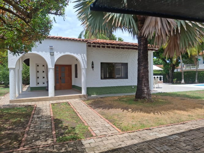 Casa de 4 alcobas en venta en Ricaurte, 314 m² · foto 2 de 15