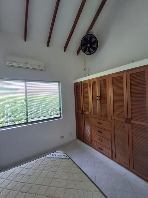 Casa de 4 alcobas en venta en Ricaurte, 314 m² · foto 10 de 15