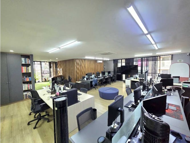 Oficina en venta en Las Lomas, Medellín, 208 m² · foto 3 de 15