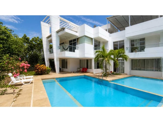 Casa de 5 alcobas en venta en Vista Hermosa Sur, Santa Marta, 300 m² · foto 2 de 24