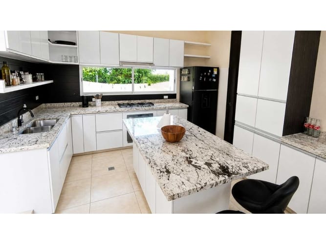 Casa de 5 alcobas en venta en Vista Hermosa Sur, Santa Marta, 300 m² · foto 10 de 24