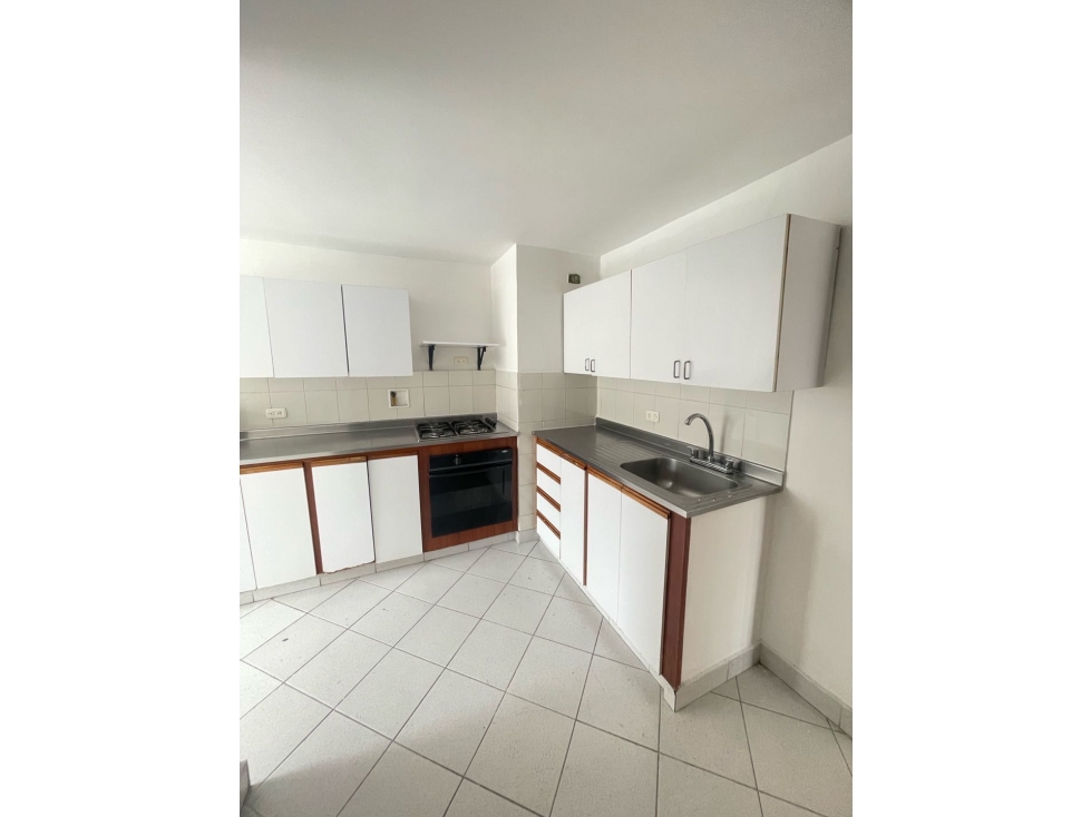 Apartamento en Arriendo en Loma de los bernal, Medellín
