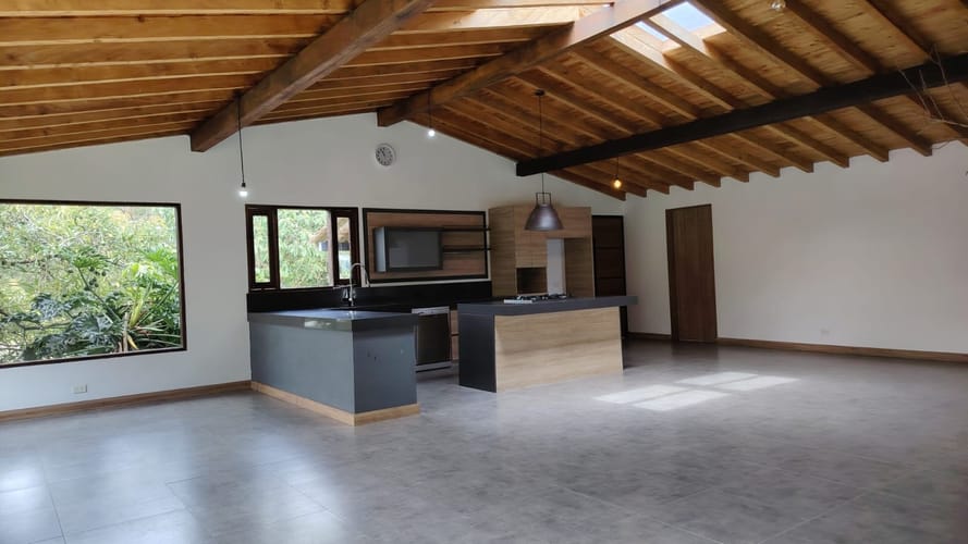 Casa de 4 alcobas en arriendo en El Carmen De Viboral, El Carmen de Viboral, 370 m² · foto 5 de 19