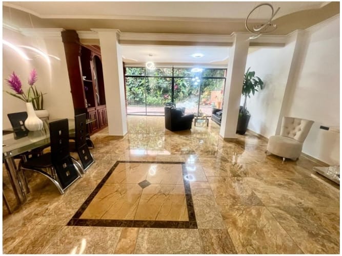 Casa de 5 alcobas en venta en Las Lomas No.2, Medellín, 350 m² · foto 4 de 24