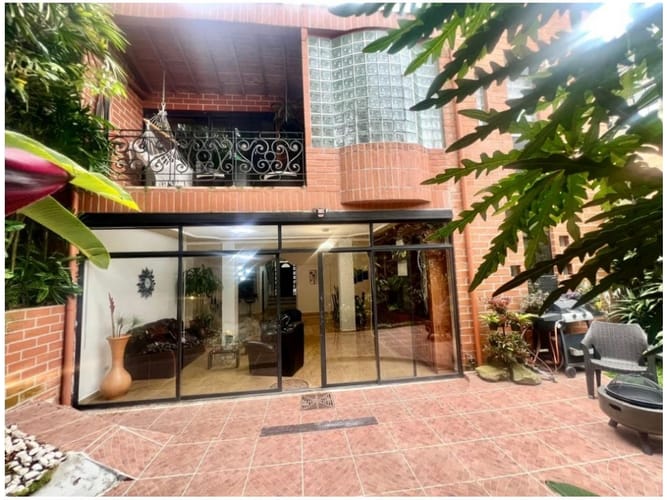Casa de 5 alcobas en venta en Las Lomas No.2, Medellín, 350 m² · foto 8 de 24