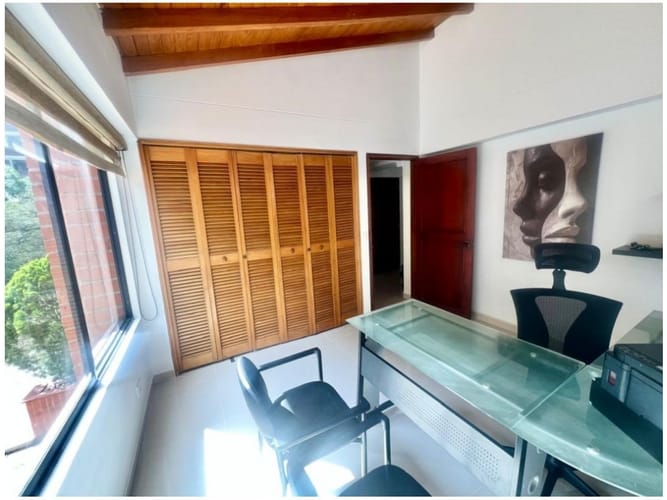 Casa de 5 alcobas en venta en Las Lomas No.2, Medellín, 350 m² · foto 24 de 24