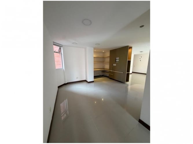 Apartamento de 3 alcobas en venta en Loma Del Esmeraldal, Envigado, 135 m² · foto 2 de 17