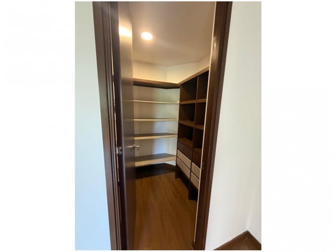 Apartamento de 3 alcobas en venta en Loma Del Esmeraldal, Envigado, 135 m² · foto 8 de 17