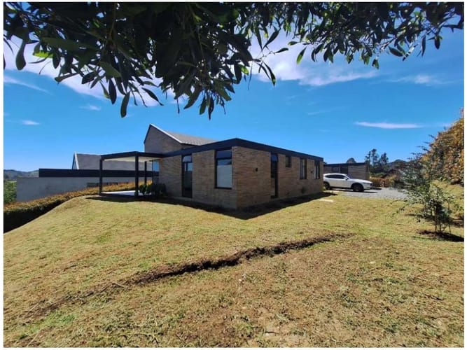 Casa de 3 alcobas en venta en Vía Las Palmas, Envigado, 280 m² · foto 3 de 24