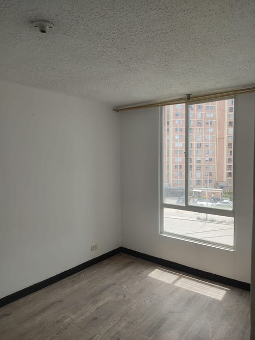 Apartamento de 3 alcobas en venta en Jorge Uribe Botero, Bogotá, 49 m² · foto 7 de 11