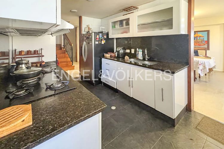 Apartamento de 3 alcobas en venta en La Carolina, Bogotá, 224 m² · foto 5 de 16