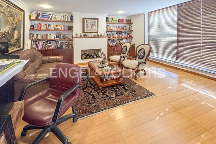 Apartamento de 3 alcobas en venta en La Carolina, Bogotá, 224 m² · foto 4 de 16