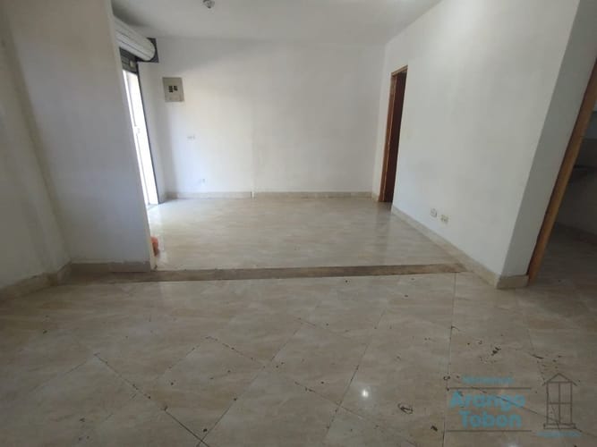 Local en arriendo en Laureles, Medellín, 25 m² · foto 2 de 16