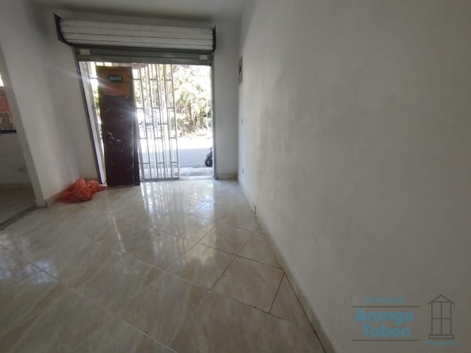 Local en arriendo en Laureles, Medellín, 25 m² · foto 5 de 16