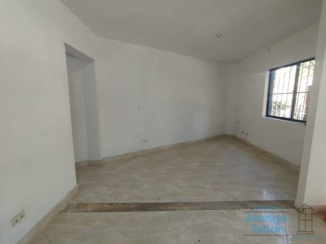 Local en arriendo en Laureles, Medellín, 25 m² · foto 7 de 16