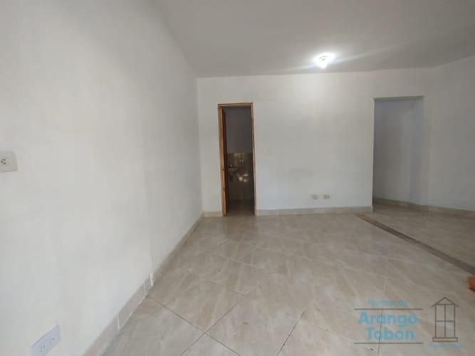 Local en arriendo en Laureles, Medellín, 25 m² · foto 8 de 16