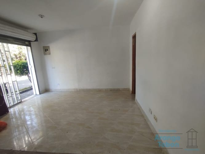 Local en arriendo en Laureles, Medellín, 25 m² · foto 9 de 16