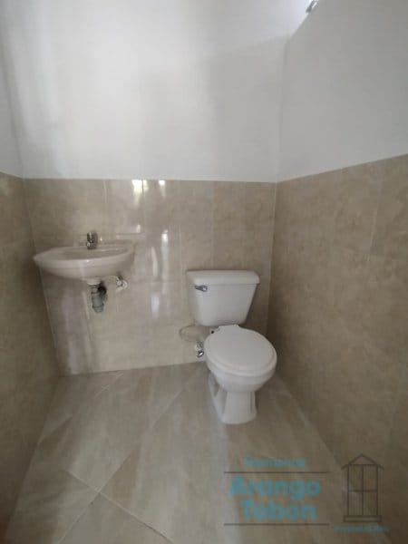 Local en arriendo en Laureles, Medellín, 25 m² · foto 15 de 16