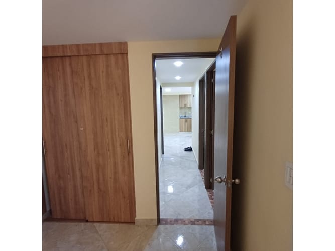 Apartamento de 3 alcobas en venta en Pajarito, Medellín, 58 m² · foto 3 de 14