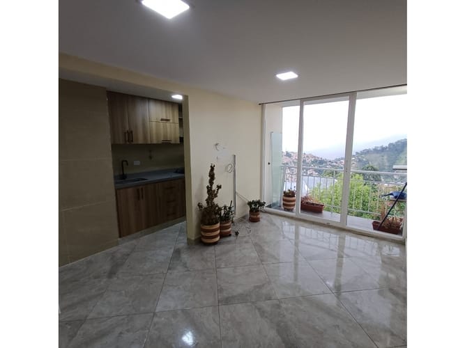 Apartamento de 3 alcobas en venta en Pajarito, Medellín, 58 m² · foto 4 de 14