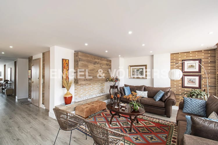 Apartamento de 3 alcobas en venta en Bella Suiza, Bogotá, 227 m² · foto 2 de 21
