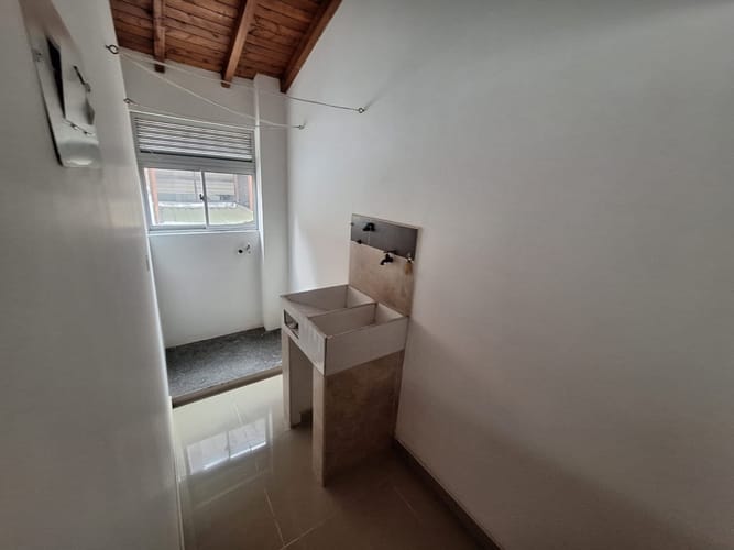 Apartamento de 3 alcobas en arriendo en El Salvador, Medellín, 65 m² · foto 5 de 12