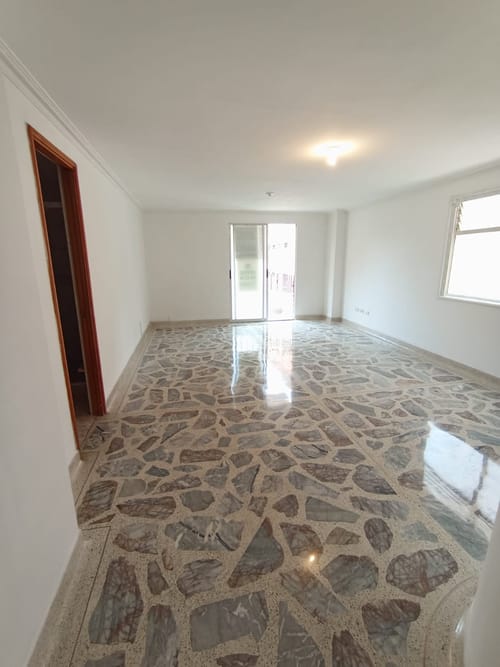 Apartamento de 4 alcobas en arriendo en El Portal, Envigado, 110 m² · foto 15 de 16
