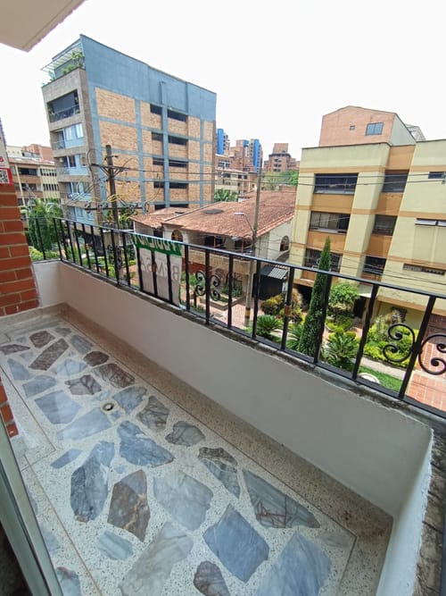 Apartamento de 4 alcobas en arriendo en El Portal, Envigado, 110 m² · foto 10 de 16