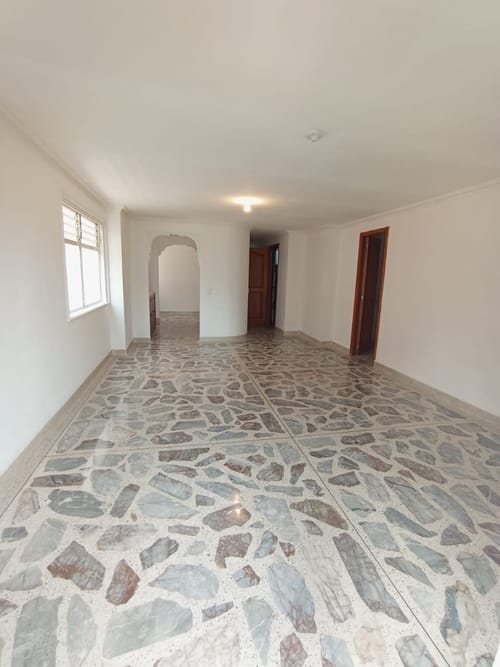 Apartamento de 4 alcobas en arriendo en El Portal, Envigado, 110 m² · foto 7 de 16