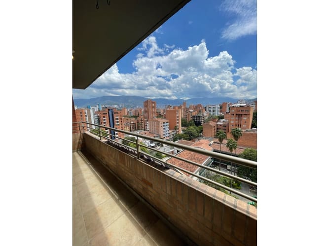 Apartamento de 3 alcobas en arriendo en La Castellana, Medellín, 100 m² · foto 4 de 24